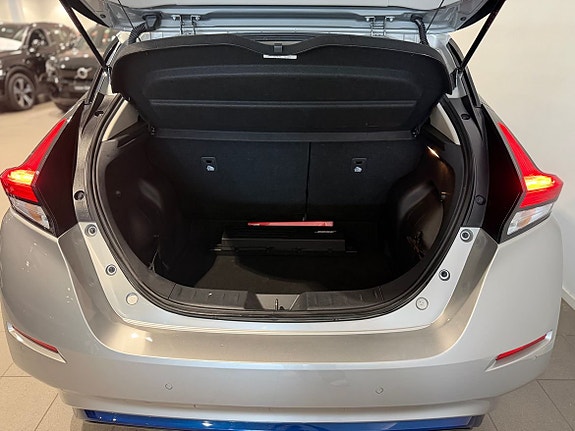 Nissan Leaf 4 of 11