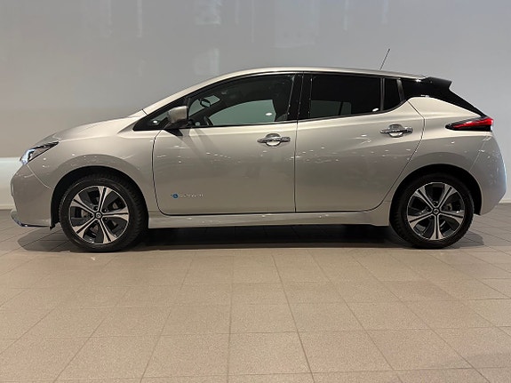 Nissan Leaf 3 of 11