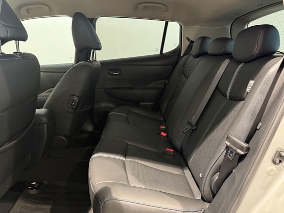 Nissan Leaf 9 of 11