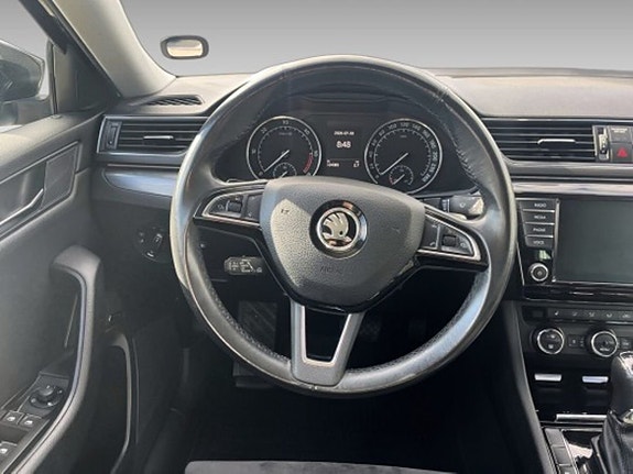 Skoda Superb 14 of 20