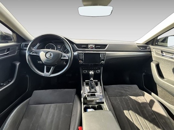 Skoda Superb 13 of 20