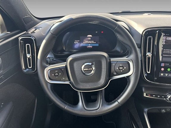 Volvo XC40 14 of 20