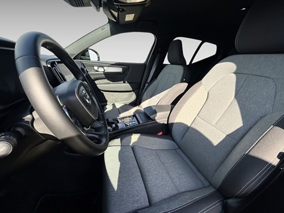 Volvo XC40 9 of 20