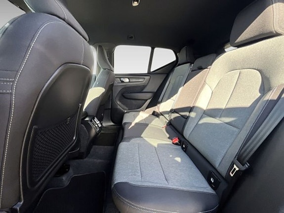 Volvo XC40 11 of 20