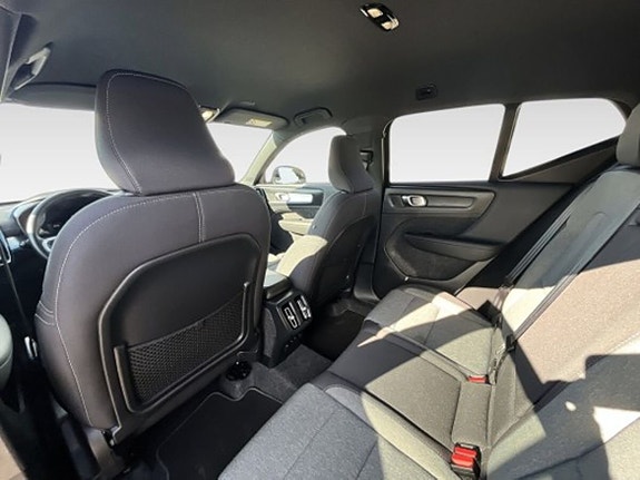 Volvo XC40 12 of 20