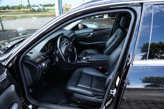 Mercedes-Benz E350 14 of 25