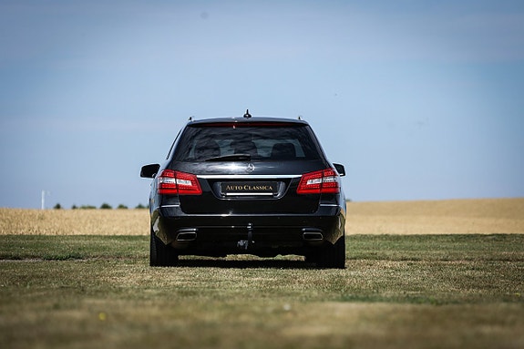 Mercedes-Benz E350 7 of 25