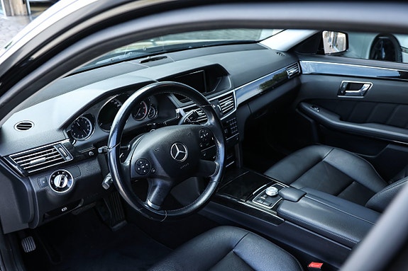 Mercedes-Benz E350 15 of 25