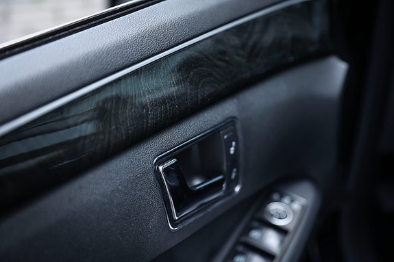 Mercedes-Benz E350 24 of 25