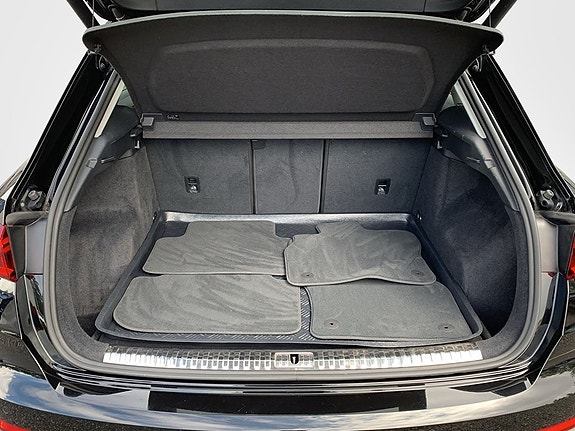 Audi Q3 10 of 12