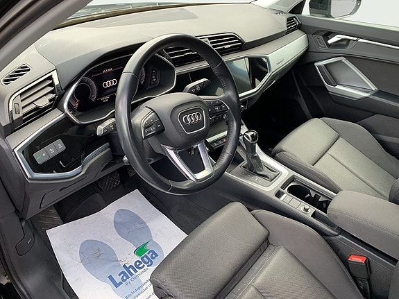 Audi Q3 8 of 12