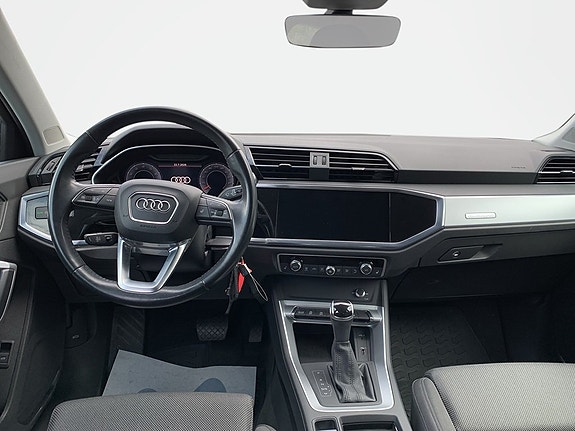 Audi Q3 12 of 12