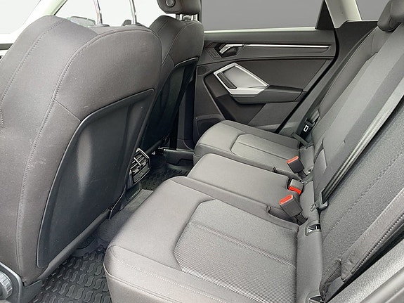 Audi Q3 11 of 12