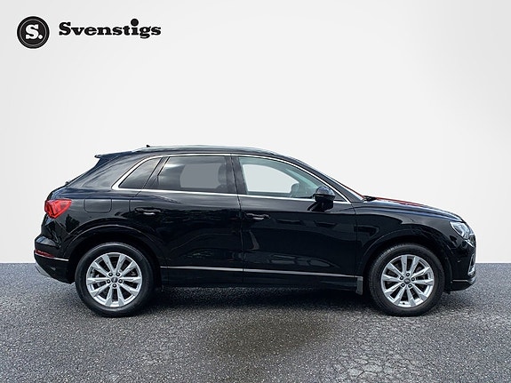 Audi Q3 6 of 12
