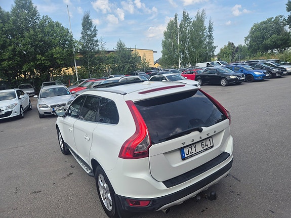 Volvo XC60 6 of 30