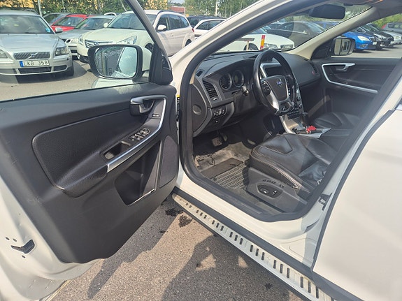 Volvo XC60 24 of 30