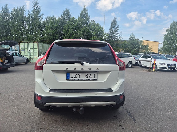 Volvo XC60 10 of 30