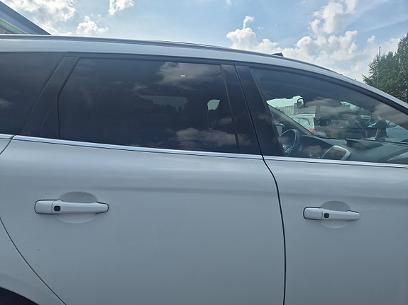 Volvo XC60 16 of 30