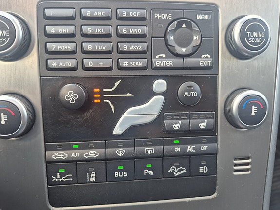 Volvo XC60 30 of 30