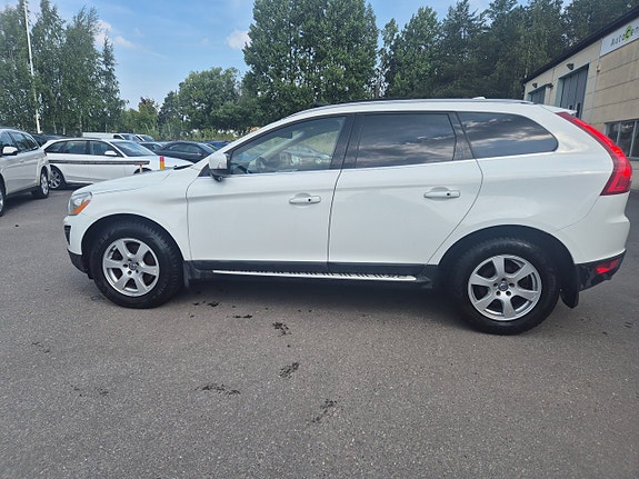Volvo XC60 4 of 30
