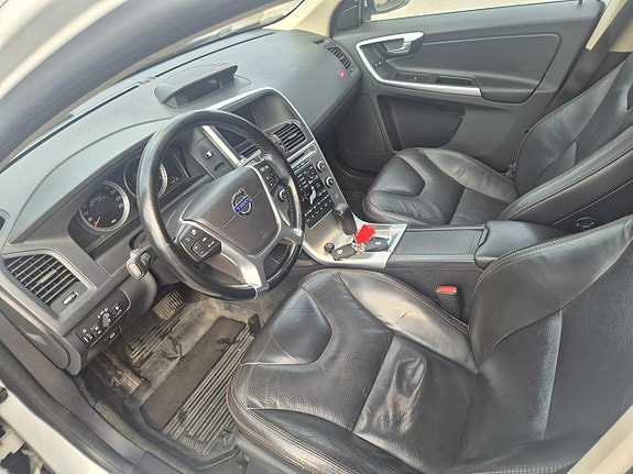 Volvo XC60 23 of 30