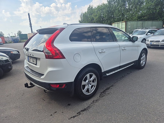 Volvo XC60 8 of 30