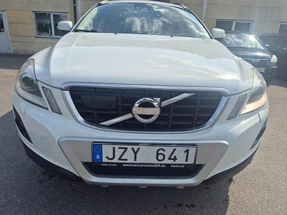 Volvo XC60 2 of 30