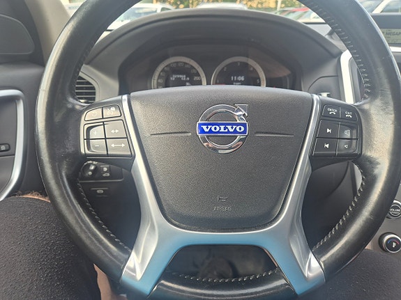 Volvo XC60 27 of 30