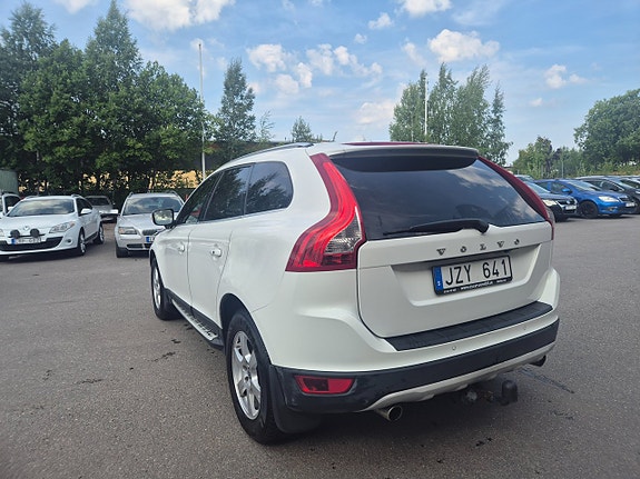 Volvo XC60 7 of 30