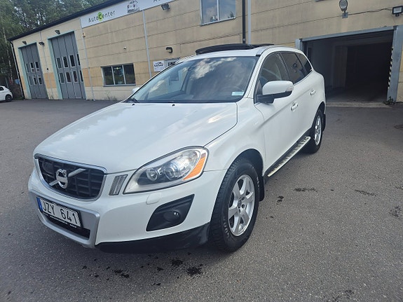 Volvo XC60 3 of 30