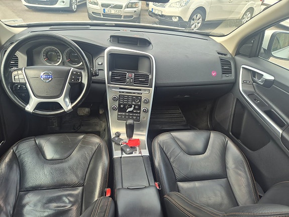 Volvo XC60 22 of 30