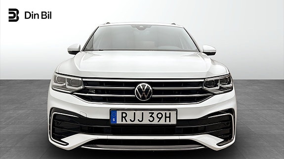 Volkswagen Tiguan 4 of 12
