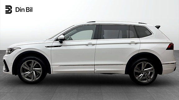 Volkswagen Tiguan 2 of 12