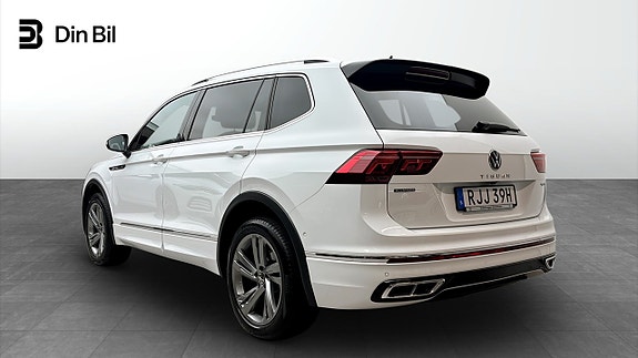 Volkswagen Tiguan 3 of 12