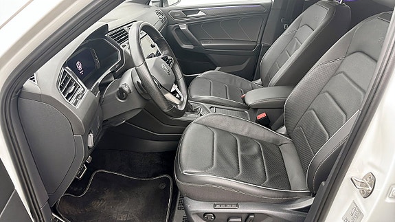 Volkswagen Tiguan 8 of 12
