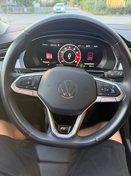 Volkswagen Passat 6 of 10