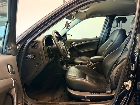 Saab 9-5 8 of 17
