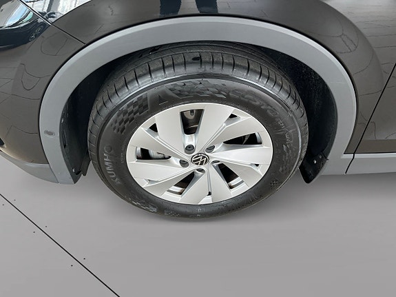 Volkswagen Tiguan 13 of 13