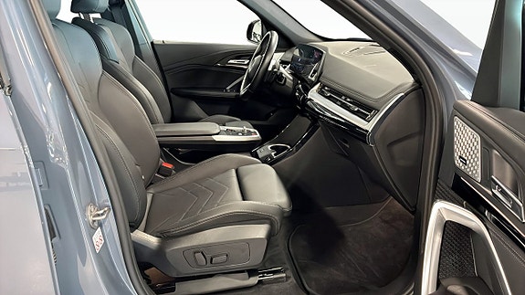 BMW X1 3 of 9