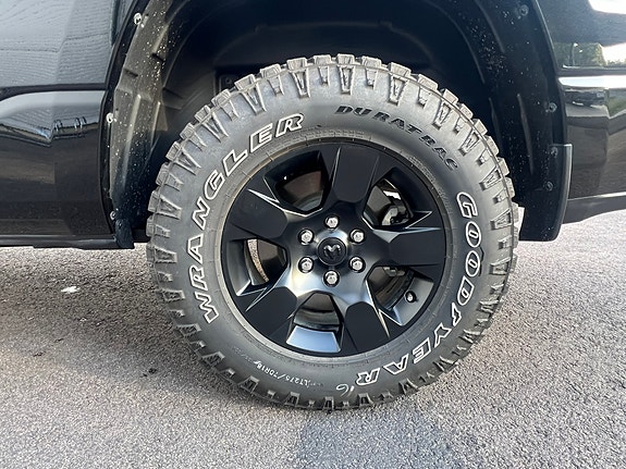RAM 1500 10 of 12