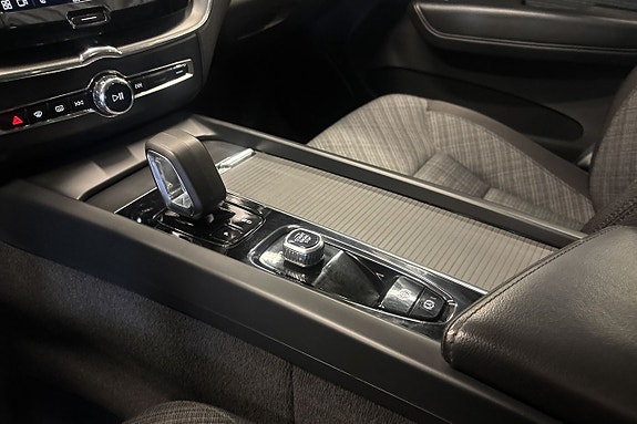 Volvo XC60 13 of 15
