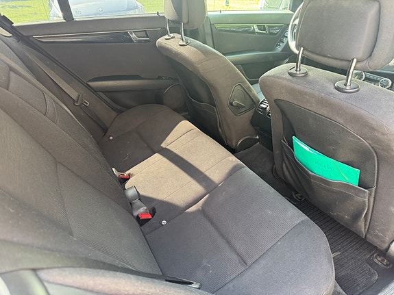 Mercedes-Benz C200 6 of 10