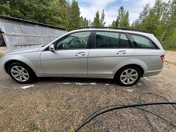 Mercedes-Benz C200 3 of 10