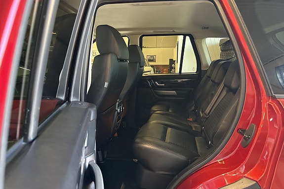 Land Rover Range Rover Sport 16 of 23