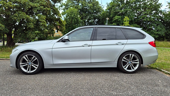 BMW 330d 2 of 6