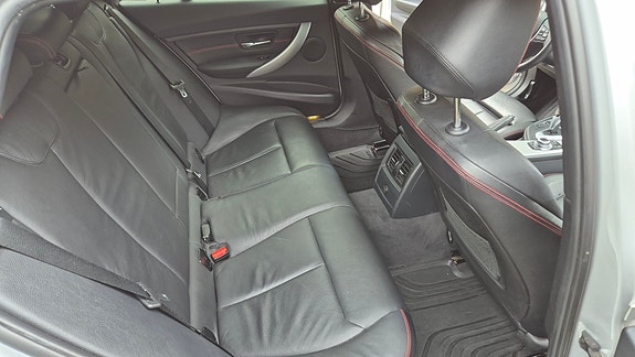 BMW 330d 6 of 6
