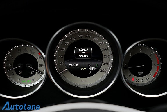 Mercedes-Benz CLS220 27 of 30