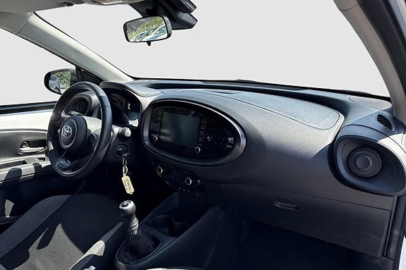 Toyota Aygo X 7 of 12
