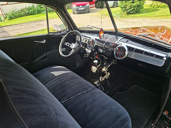 Ford 5-Window 6 of 9