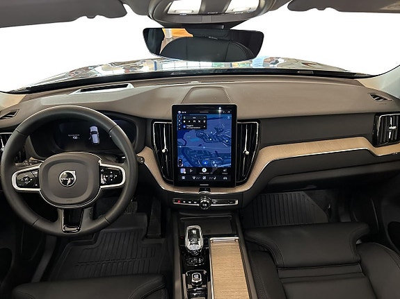 Volvo XC60 8 of 24